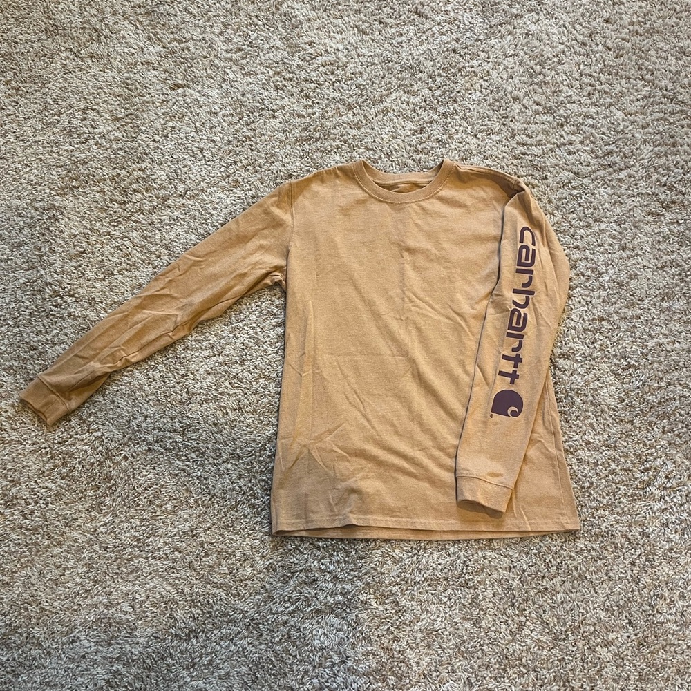 Women’s long sleeve Carhartt shirt